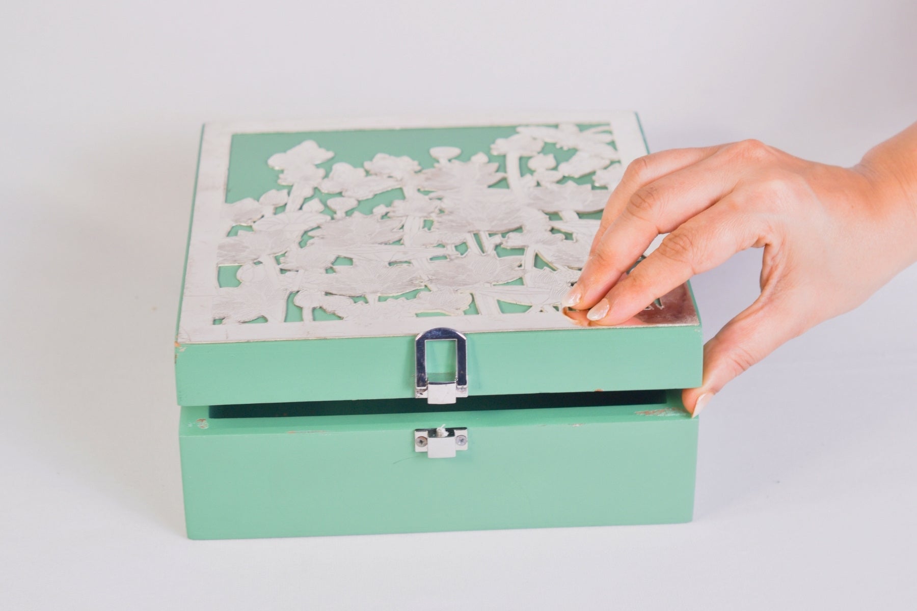 LUXURY WOODEN GIFTING BOX FOR SWEETS, CHOCOLATES & JEWELRY