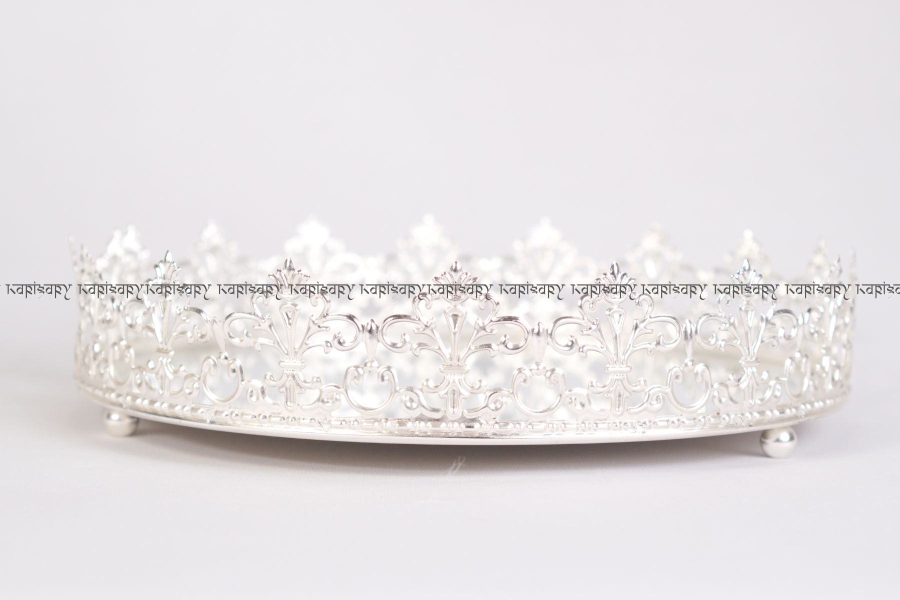 ROUND HAMPER TRAY WITH MIRROR & CROWN BORDER FOR DÉCOR, GIFTING, TROUSSEAU PACKING, DECOR (26cm diameter)