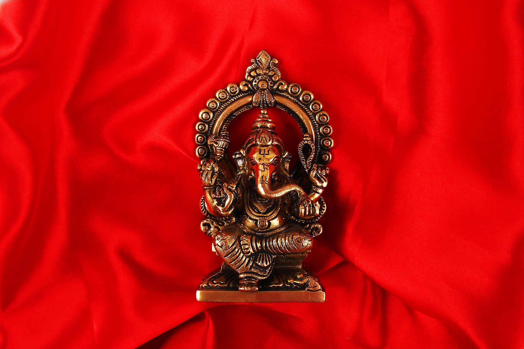 BRASS SUPERFINE GANESH JI IDOL/ FIGURINE/ MOORTI/ STATUE 6 inch