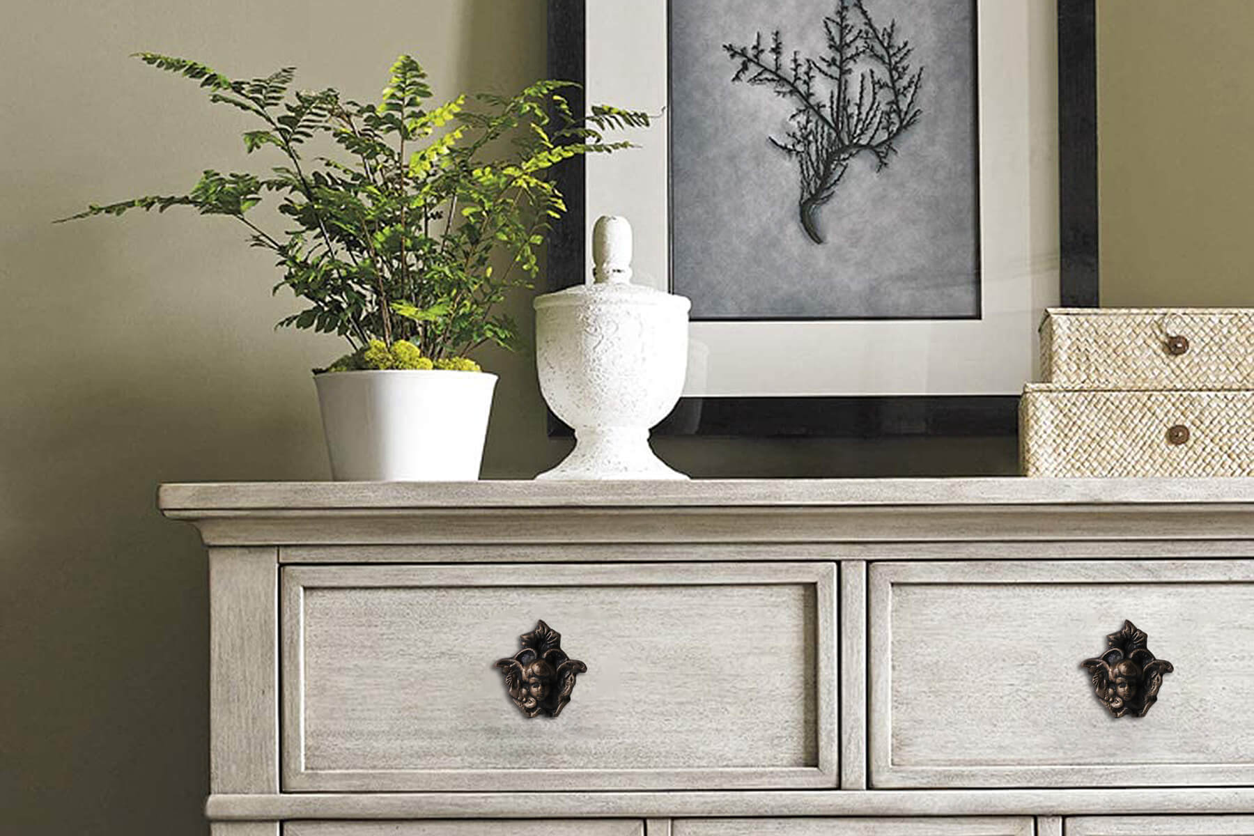 QUEEN’S HEAD KNOBS FOR DRAWERS/CABINETS/ SET OF 4