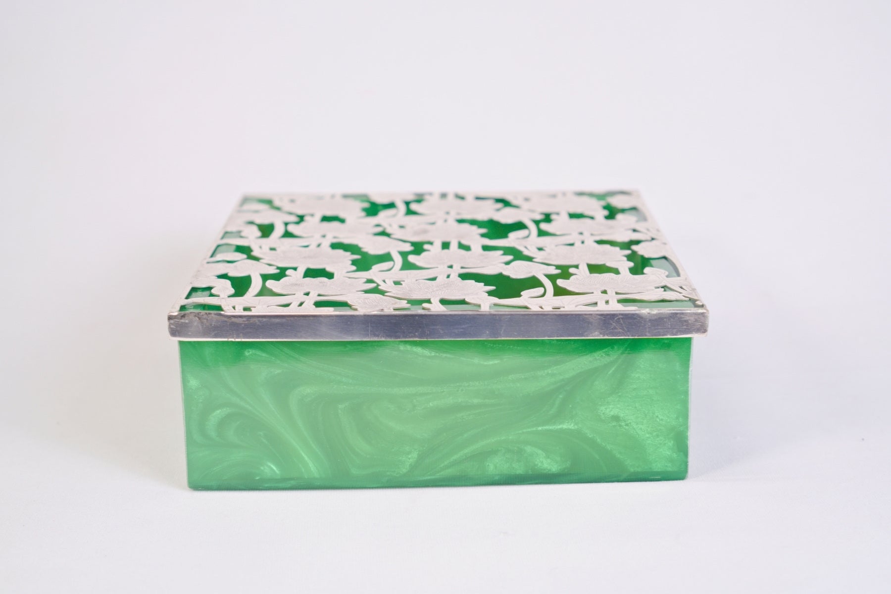 LUXURY GIFTING BOX (LOTUS DESIGN) FOR SWEETS, CHOCOLATES & JEWELRY