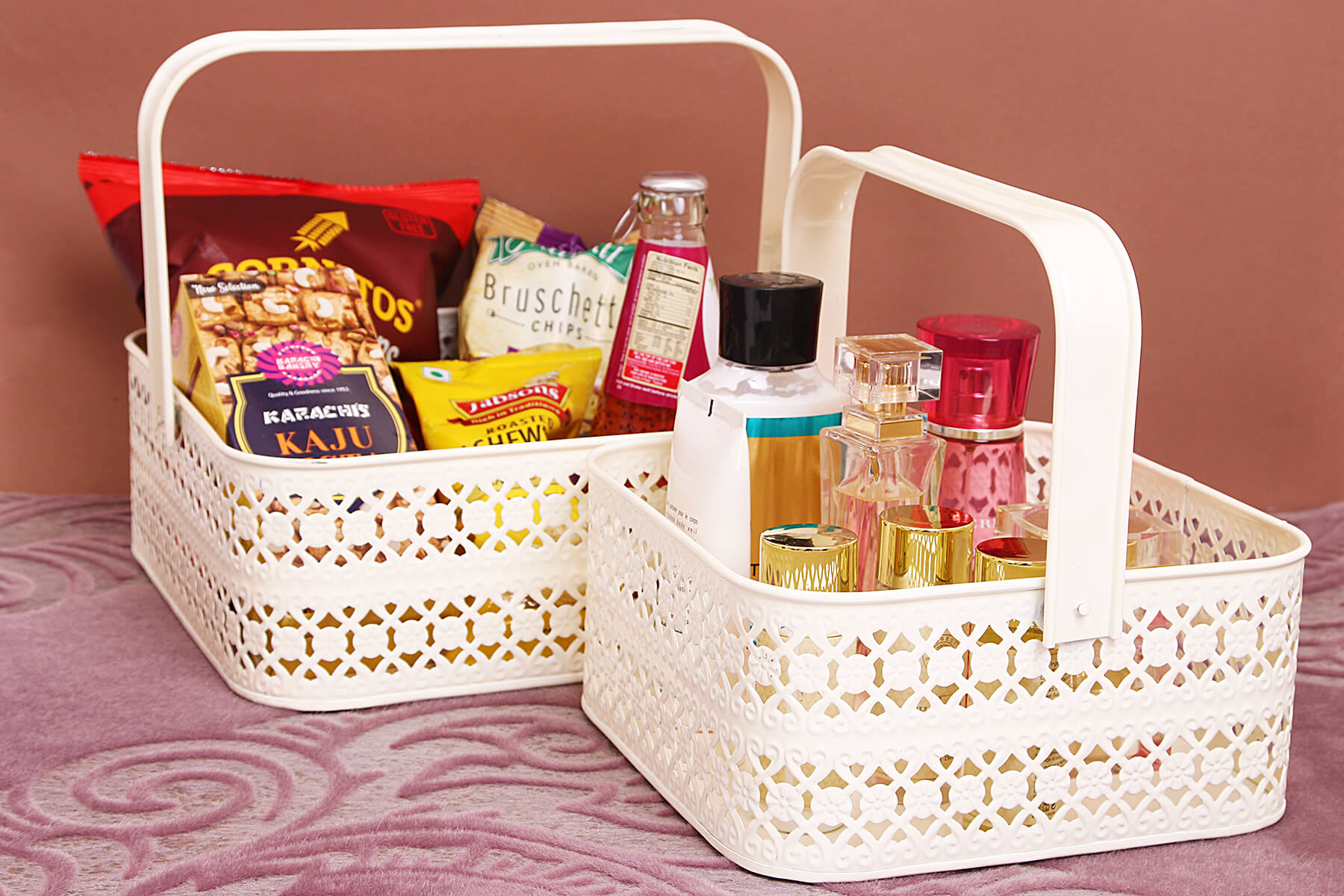 WHITE BASKET WITH HANDLE SET OF 2