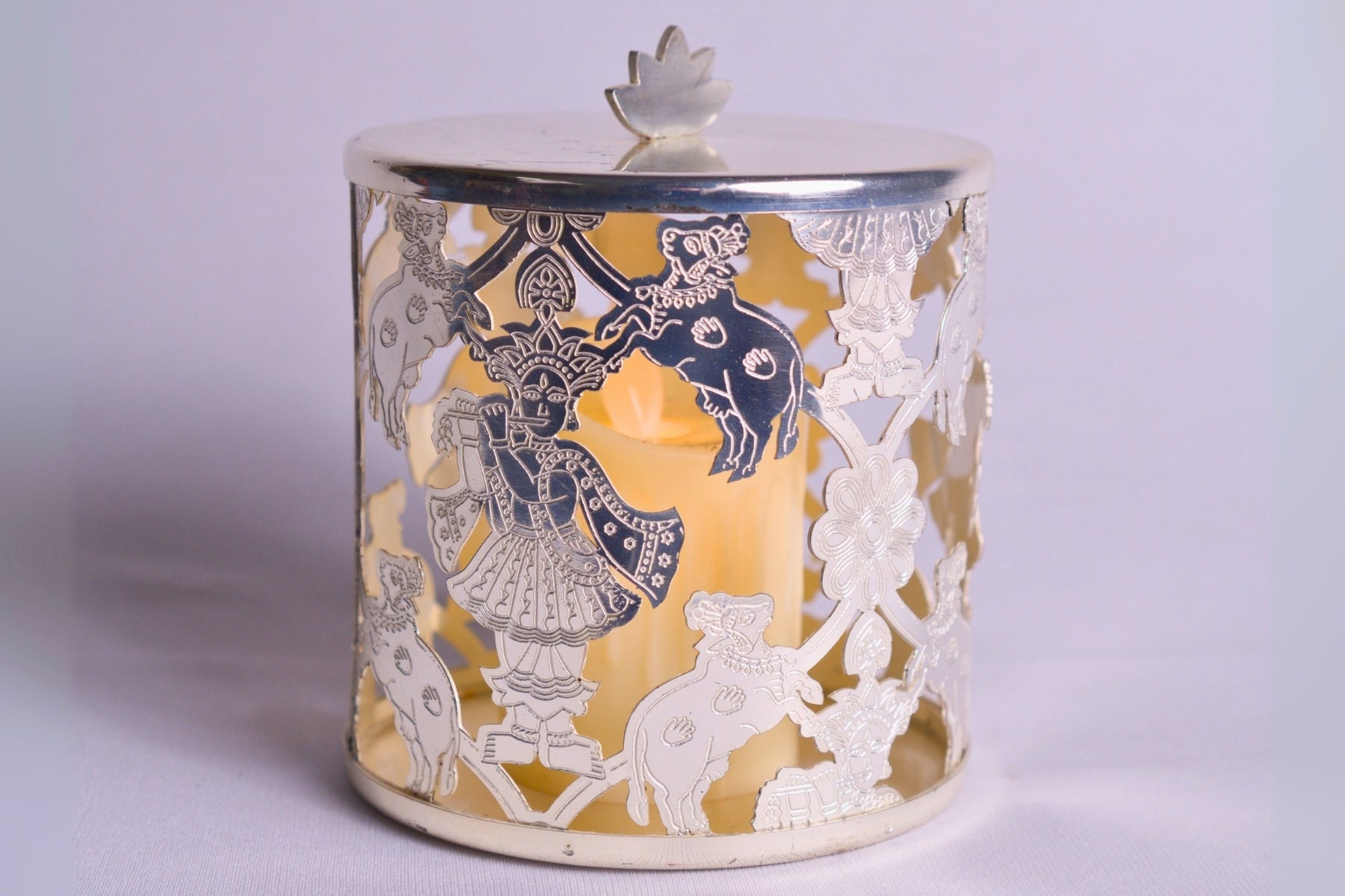 SILVER CANDLE HOLDER FOR FESTIVE DÉCOR & HOME DECORATION
