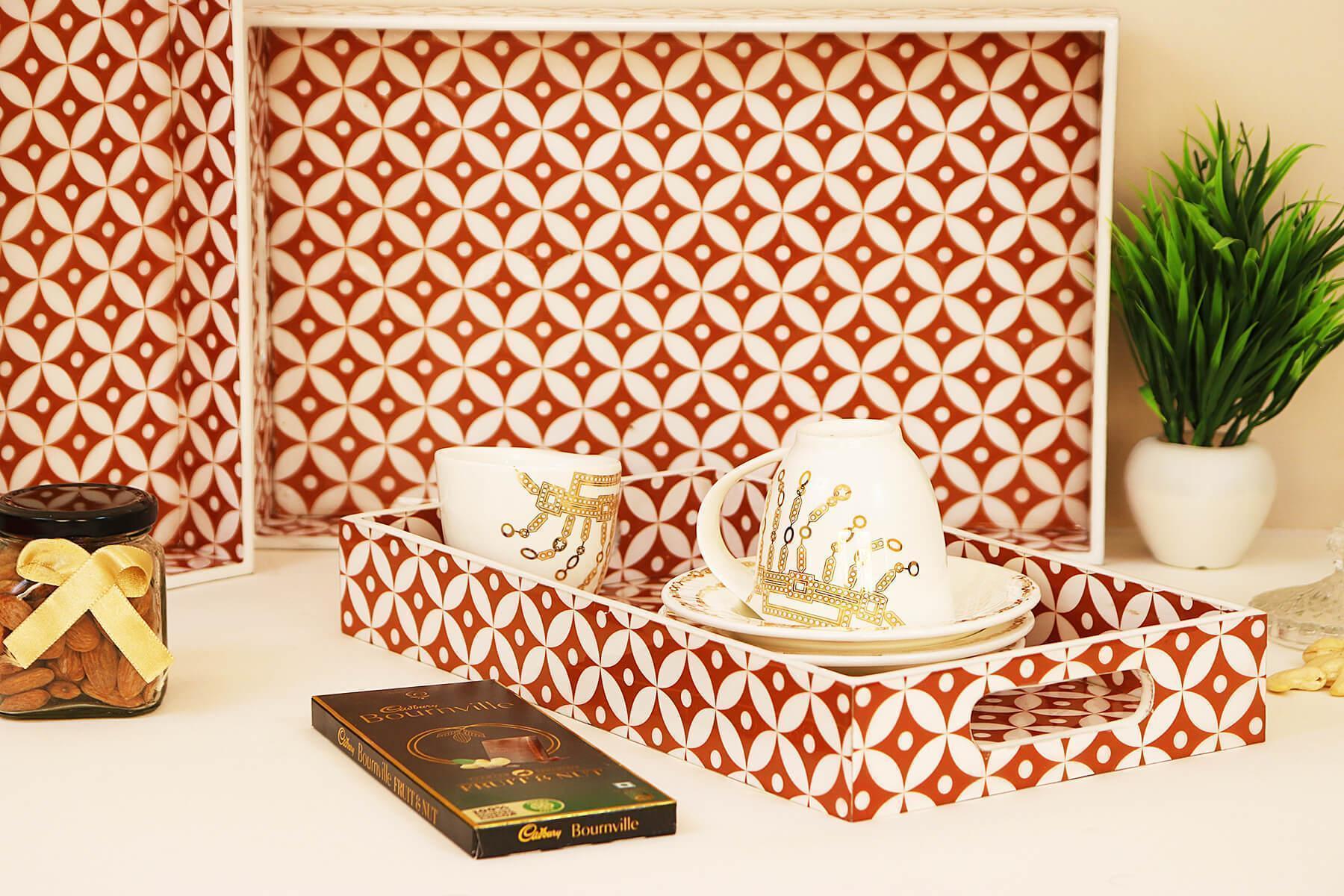 BROWN WOODEN SERVING TRAYS SET OF 3