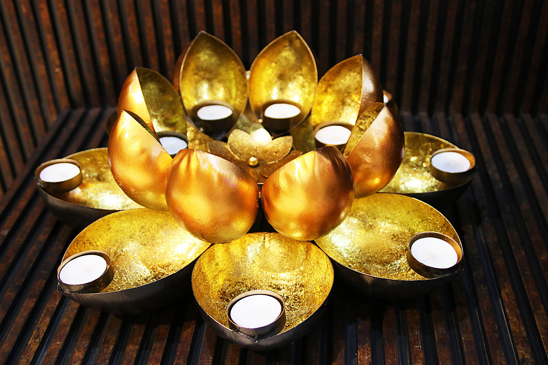 16 TEALIGHTS HOLDER/TEALIGHT RANGOLI