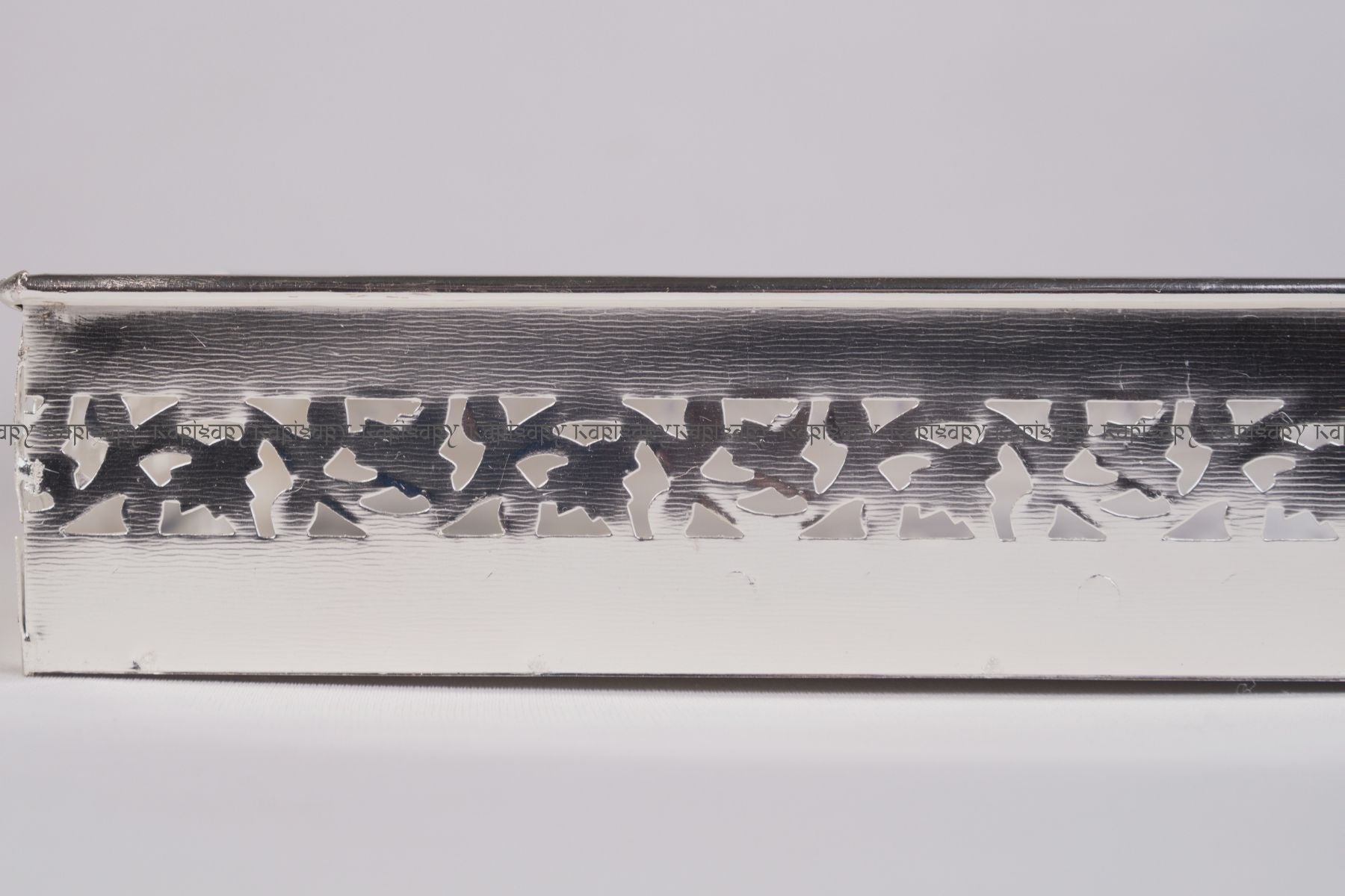 LARGE ACCENT TRAY WITH LEAF DESIGN BORDER FOR DÉCOR, GIFTING, TROUSSEAU & RETURN-FAVOUR PACKING (40cm length)