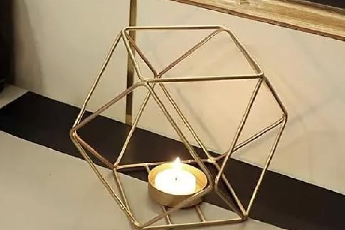 GEOMETRIC CANDLE TEALIGHT HOLDER/ METAL/13cm/ HEXAGON SHAPE/GOLDEN COLOR