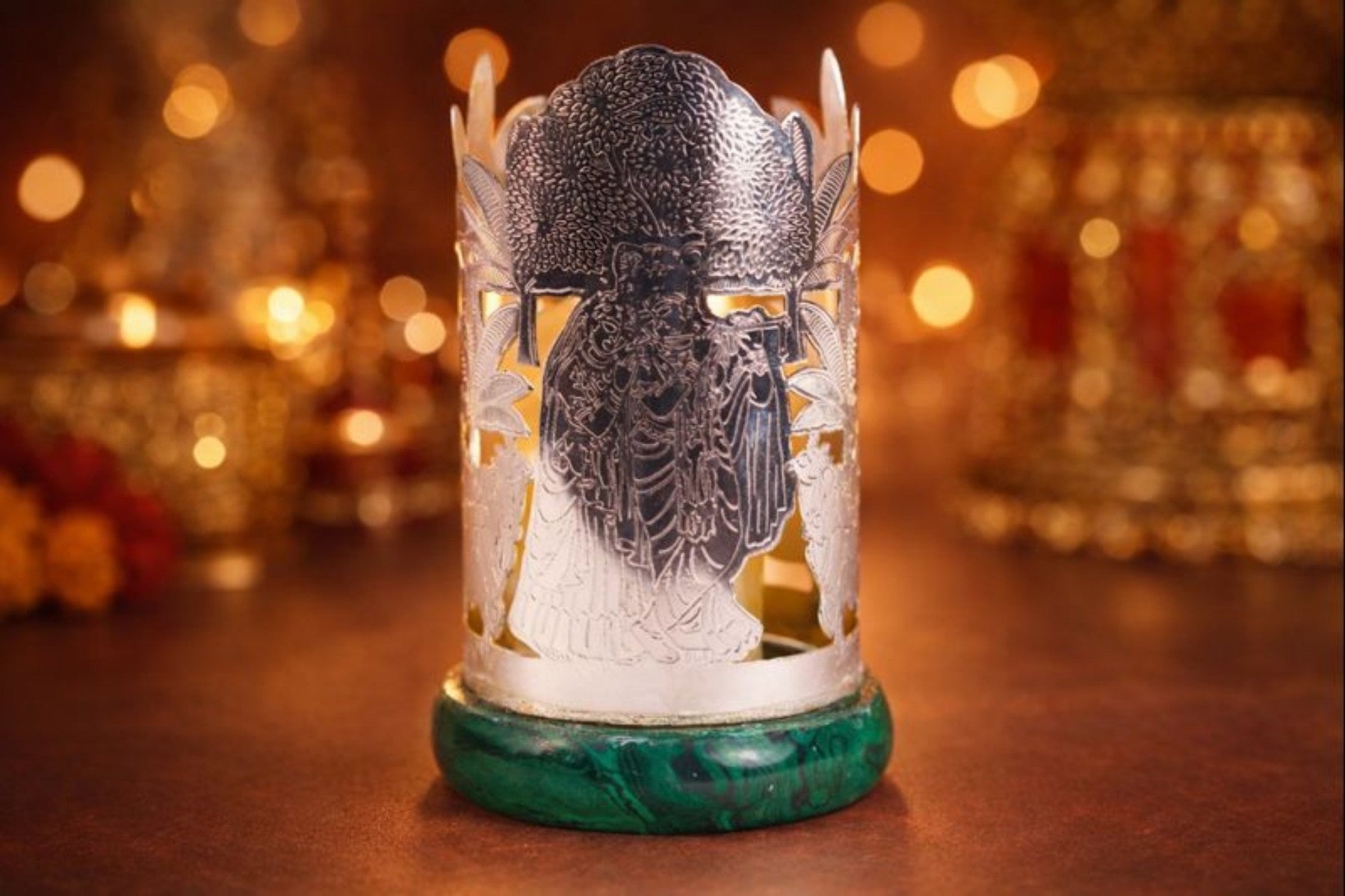 RADHA KRISHNA DESIGN CANDLE HOLDER FOR HOME & FESTIVE DÉCOR (GREEN)