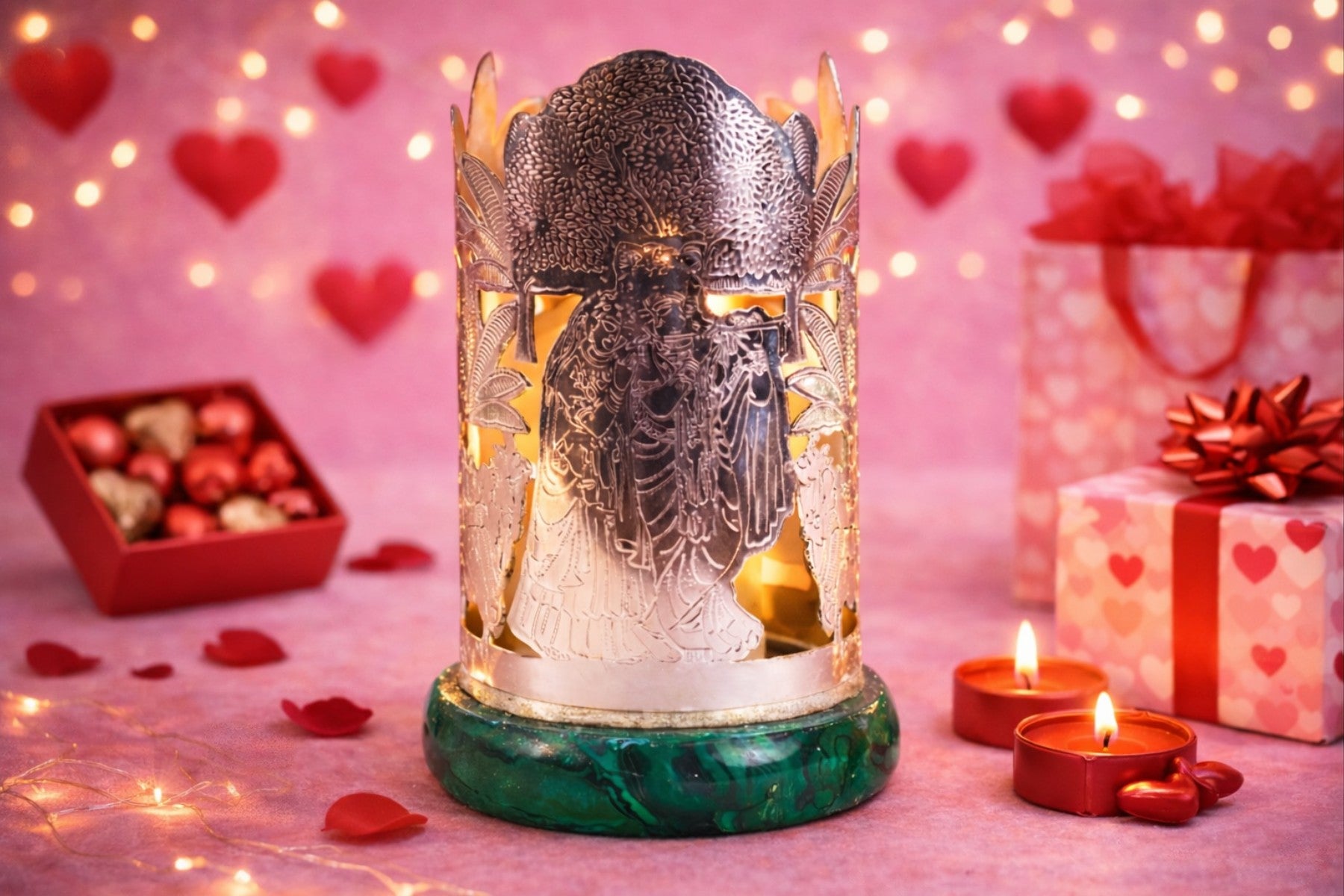 RADHA KRISHNA DESIGN CANDLE HOLDER FOR HOME & FESTIVE DÉCOR (GREEN)