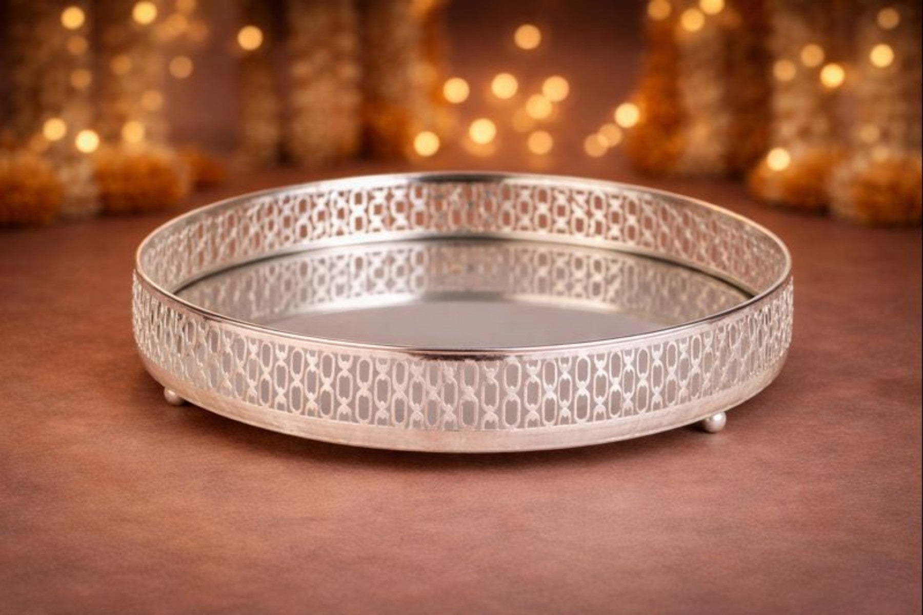 ROUND HAMPER/ACCENT TRAY WITH MIRROR & OVAL BORDER FOR GIFTING, TROUSSEAU PACKING, DECOR (30cm diameter)